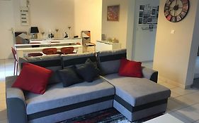 centre Pierrefonds superbe appartement + parking
